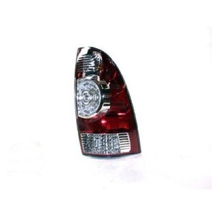 TOYOTA TACOMA PICKUP 4WD 2015 TAIL LAMP RH LED TYPE W/CLEAR CENTER LENS HQ